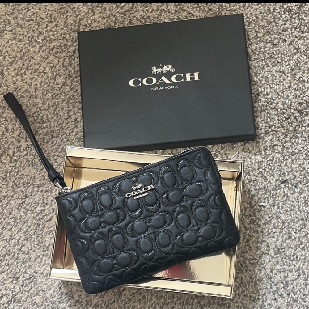 NWT Coach wristlet